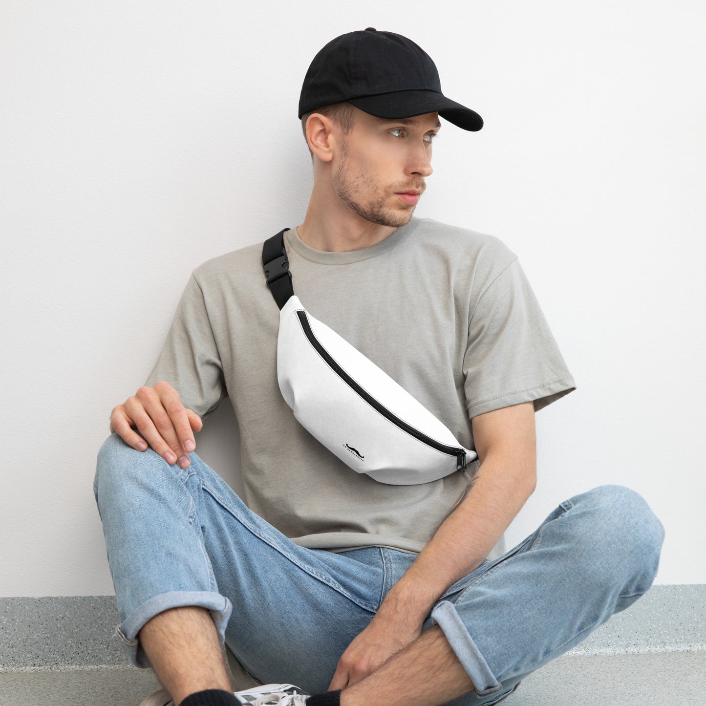 Mr Barbarossa Fanny Pack - White